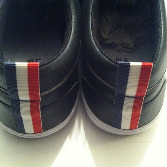 LACOSTE MENS NEW BLACK LEATHER FASHION SNEAKERS SIZE: 11.5 - Picture 12 of 16